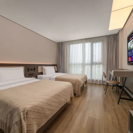 Jianman Hotel (Jiangshan City Sports Center)