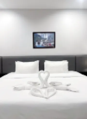 어바나이트 호텔 빠뚜사이 독립기념문 주변 호텔