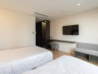 Celib Yeoui Hotels near Singil Station