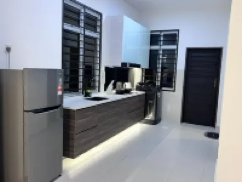 Senai 14pax The Joyous Home Pooltable Airport JPO
