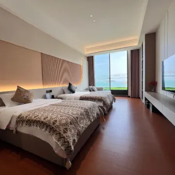 Nan'ao Linjia Scenic Apartment (Qing'ao Bay Tropic of Cancer Square) Hotels near Qingao Bay