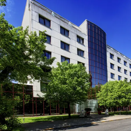Lion's Garden Hotel