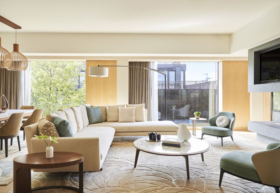 1. 파크 하얏트 취..