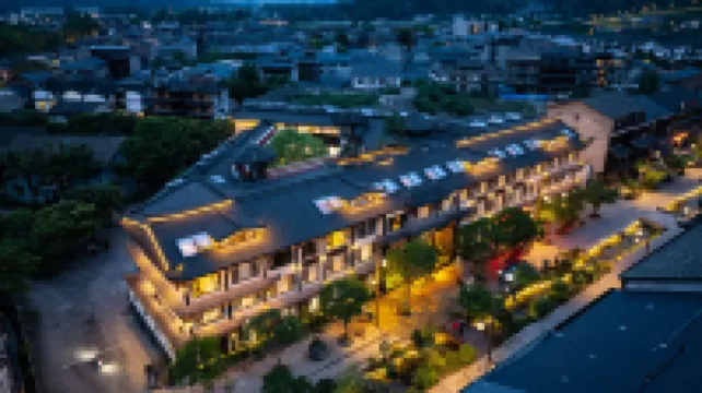 Li Family Courtyard Zen Hotel (Hongya Liujiang Ancient Town Branch)