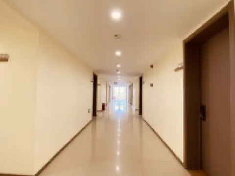 Jinyi Hotel (Xuzhou Suning Plaza Qingnian Road) Hotels in Xuzhou