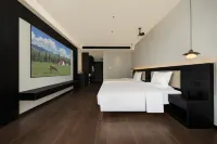 That wild river mountain (Nalati scenic area shop)