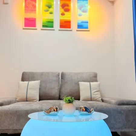 THE SUN EXECUTIVE SUITE - Dolphin's Home
