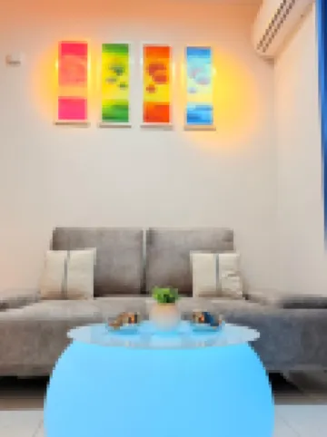 THE SUN EXECUTIVE SUITE - Dolphin's Home