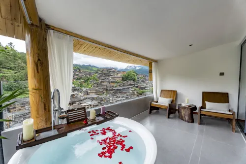 Yuefeng Light Luxury Hotel (Xijiang Qianhu Miao Village Scenic Area Liuhao Fengyuqiao)