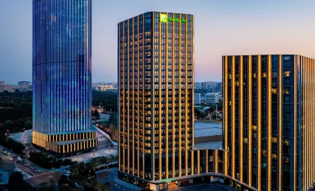 Holiday Inn Changchun High Tech Zone Отели рядом с достопримечательностью «Changchun Workers Gymnasium»