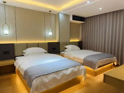 Haiyue Hotel (Lancang Huimin Town) Hotels near Huimin Passenger Transport Terminal