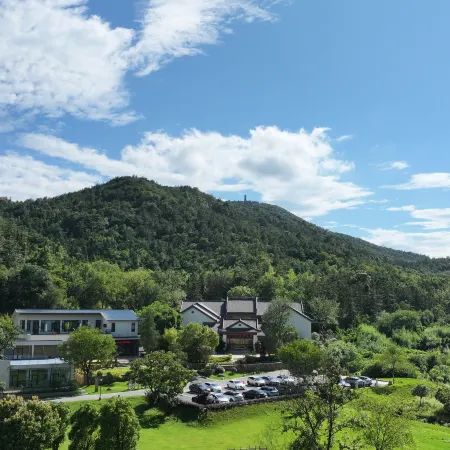 Lujiang Yefushanju Residence Resort Hotel