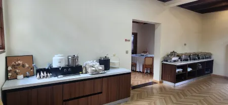 Shitai Yuansheng Suji Homestay Отели рядом с достопримечательностью «Peng Lai Xian Dong»