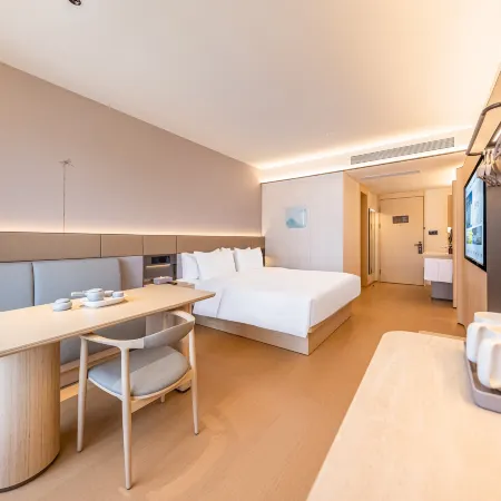 Ji Hotel (Guiyang Baiyun Middle Road Metro Station)