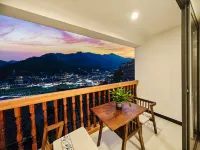 Jinfeng Qitai Boutique Stay (Xijiang Qianhu Miao Village Dongyin Viewing Platform)