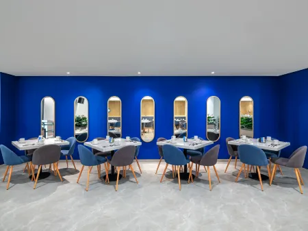 Aston Inn Lumajang Отели рядом с достопримечательностью «Masjid Al-Itqon»