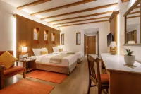 Club Himalaya, by Ace Hotels Nagarkot - balcony