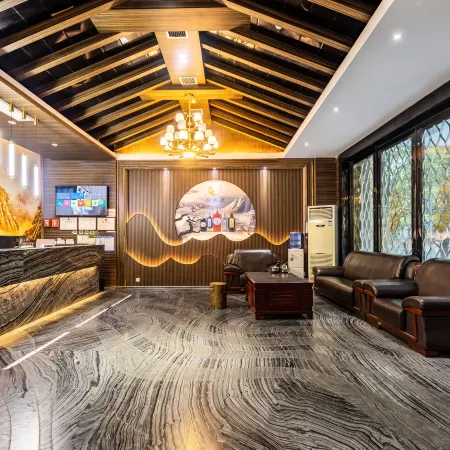 Kaili Qianshe·Guangwan Hotel (Wanda Plaza)