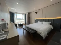 Luqu Licheng Hotel (Yueya Lake Park) Hotels in Luqu