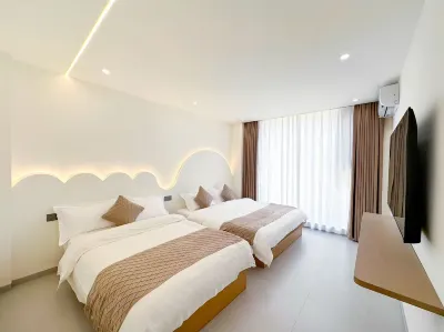 Qianhaiju Tongbanli Homestay (Guantouling Dadunhai Beach) Hotels in Guantouling/Nanwan Beach