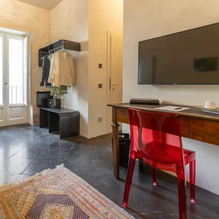 P43 Sicilian Suites