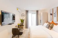 Accra Luxury Apartments @ The Lennox - Balkon