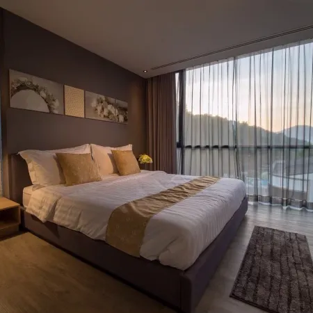 Neca Reiche Hotel Отели рядом с достопримечательностью «Princess Maha Chakri Sirindhorn Natural History Museum»