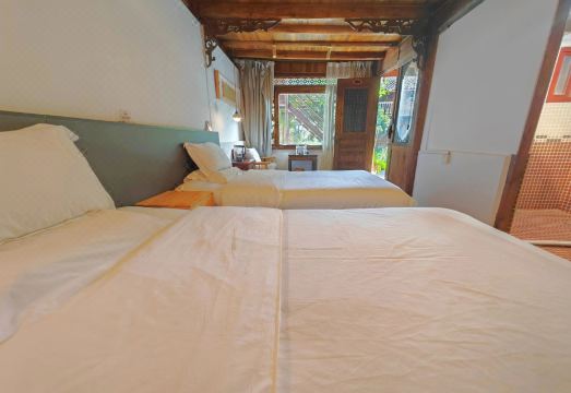 Baisha Inn의 아늑한 마당