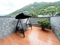 โรงแรมแกรนด์แคนยอน นู่เจียง ฟอลล์อินเลิฟวิธ