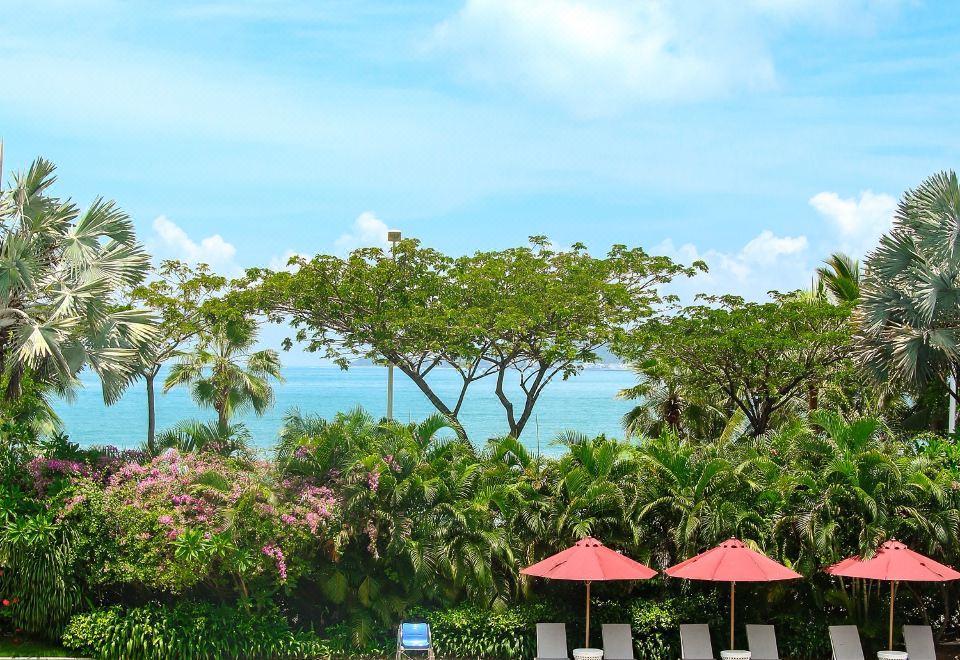 1. 크라운 플라자 ..