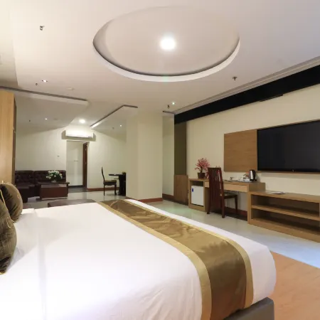 Coins Hotel Jakarta Отели рядом с достопримечательностью «Торговый центр Sunter Mall»