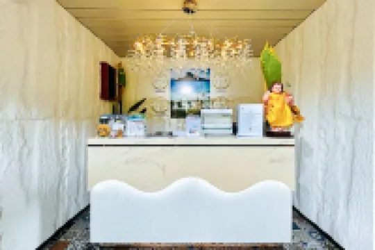 RedDoorz Plus at Tandikan Suites Caalan El Nido