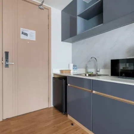 Wyndham Gardens, Forrest View 1216 Studio Отели рядом с достопримечательностью «Пляж Наитхон»