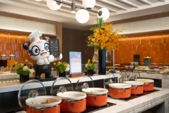 Hampton by Hilton Haikou Qilou Old Street Отели рядом с достопримечательностью «Guwan Street»