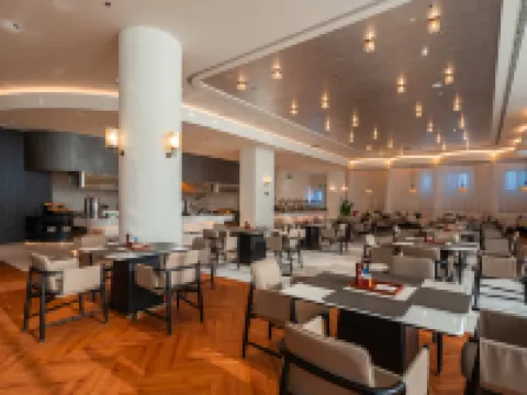 Baicheng Yuanyuan International Hotel Hotéis em Baicheng