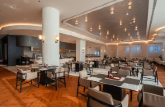 Baicheng Yuanyuan International Hotel