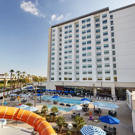 Anaheim Resort Suites