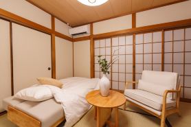 10 min Nagoya/18 ppl/4 BR/50 min CTA/8 Beds/2 Ftn
