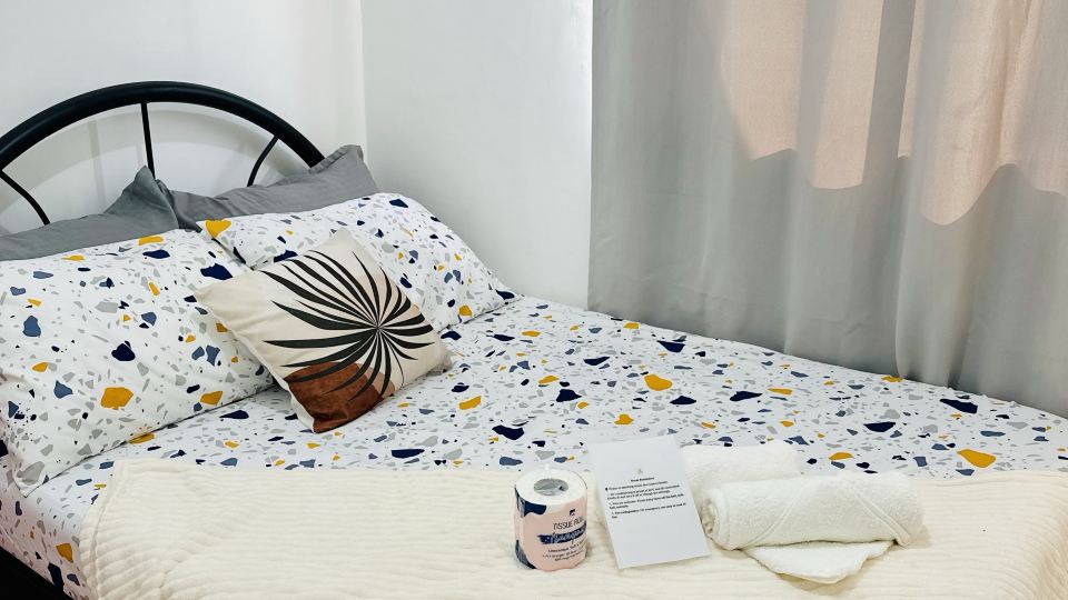 Near Clark Airport 2BR Townhouse | Fast WIFI