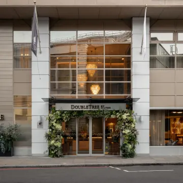 DoubleTree by Hilton London Victoria Отели рядом с достопримечательностью «Пимлико»