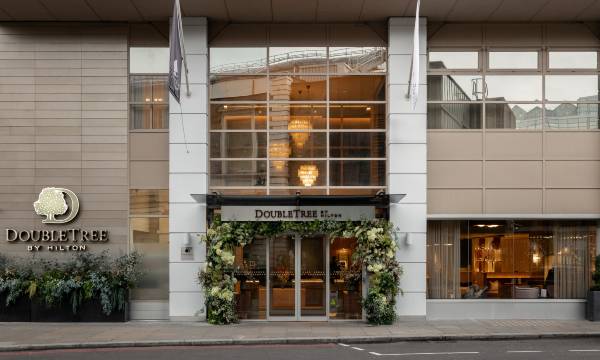 DoubleTree by Hilton London Victoria