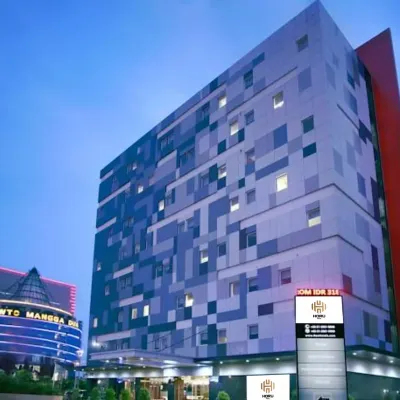 HORU Hotel Mangga Dua Square Hotels near Ancol Dreamland