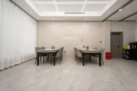 Sanyue Mountain · Scenic Mountain View Vacation Apartment (Sanqingshan Gangshou Cableway)
