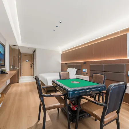 QingShan Holiday Inn