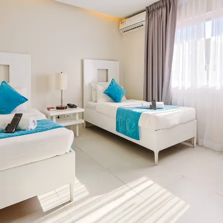 Holiday Suites Business District (Empire Suites Hotel)