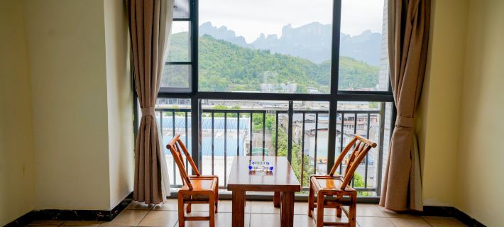 Zhangjiajie night park hetian style theme inn (tianmen mountain national forest park branch) Hotels in Zhangjiajie