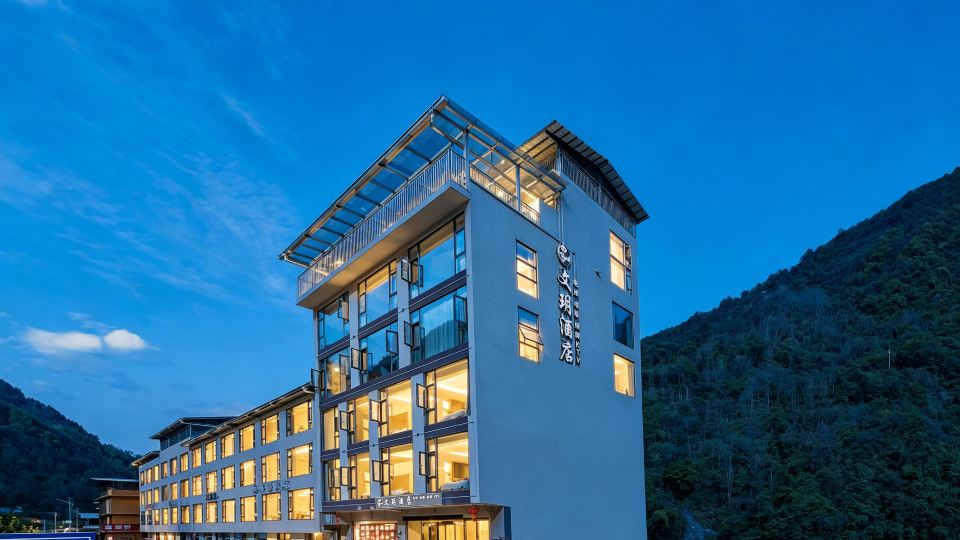 Wolong Wenyue Homestay