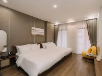 Velavila - Double Room Hotels near Dong Da