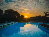 Slender West Lake Hot Spring Resort Yangzhou - Romantische