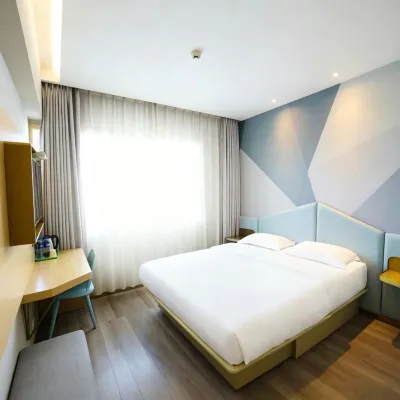 Huatai Hotel (Xining Daxin Street Night Market) Hotel in zona Fiume Huangyuan